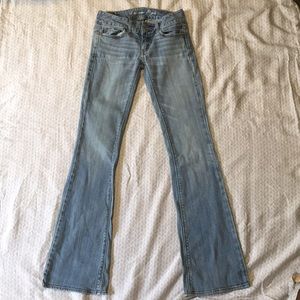 American Eagle blue jeans